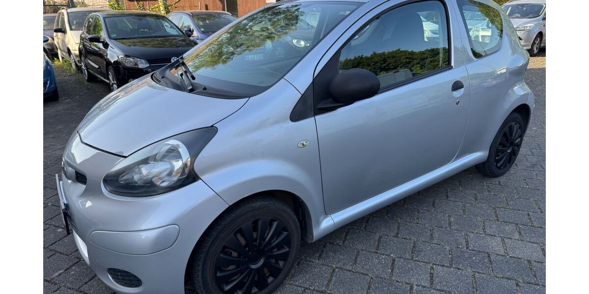Toyota Aygo (X) 78.000 km 4.499 &euro; Neuss 41462