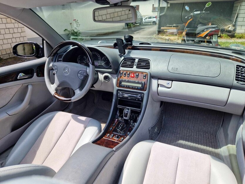 Mercedes-Benz CLK 320 165.500 km 11.990 € Moers 47441