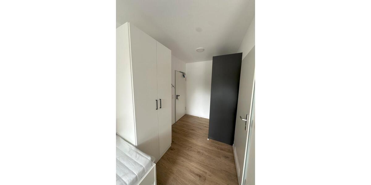 Etagenwohnung Essen Stadtbezirk VI - 1 Zimmer, 17 m&sup2;, 600&euro; | Angebot:26443467