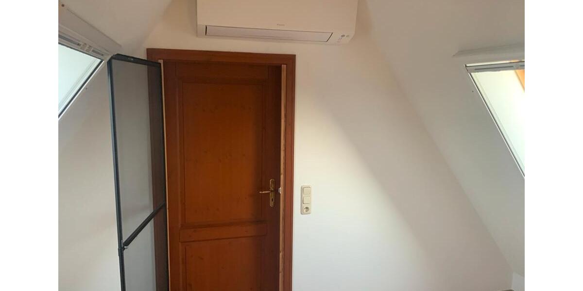 Dachgeschoßwohnung Neuss Gnadental - 5 Zimmer, 177 m&sup2;, 2.250&euro; | Angebot:26384336