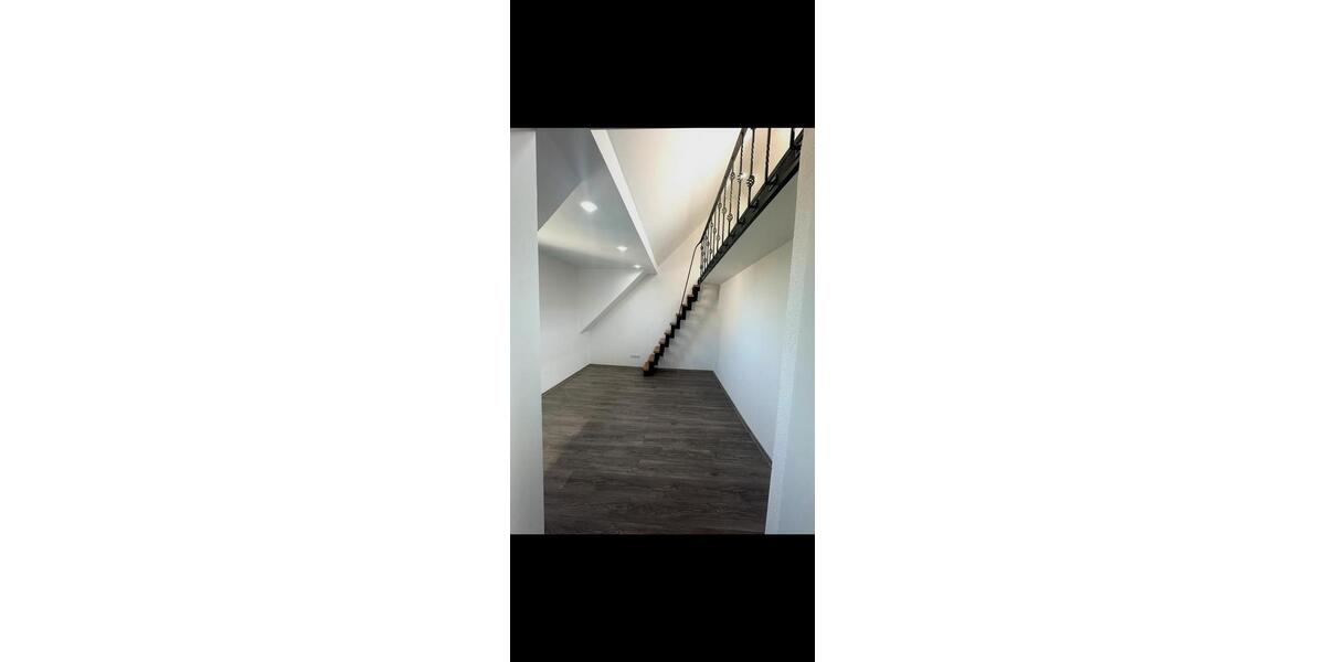 Einfamilienhaus Duisburg Rheinhausen - 5 Zimmer, 180 m&sup2;, 1.600&euro; | Angebot:25988678