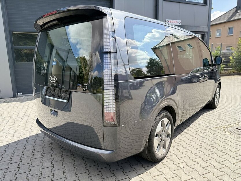 Hyundai Staria / 9 Sitze / El.Türen / 360° Kamera / PANO 20.000 km 42.990 € Mönchengladbach 41066