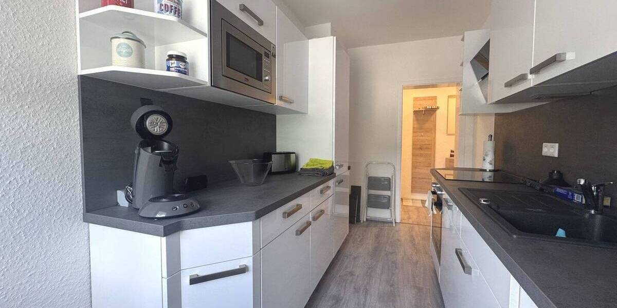 Entwicklungspotenzial Mehrfamilienhaus mit 9 Wohneinheiten, 9 Garagen inkl. Stellplätze und eine Halle + Büro! zimmer