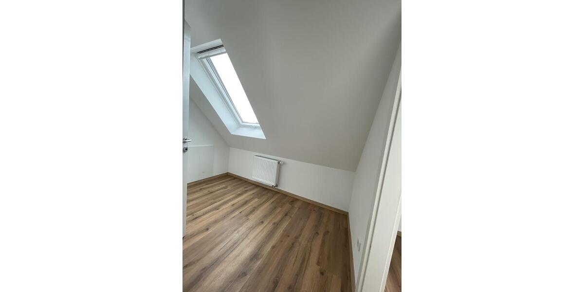 Maisonettenwohnung Düsseldorf Stadtbezirk 8 - 5 Zimmer, 95 m&sup2;, 2.800&euro; | Angebot:24600357