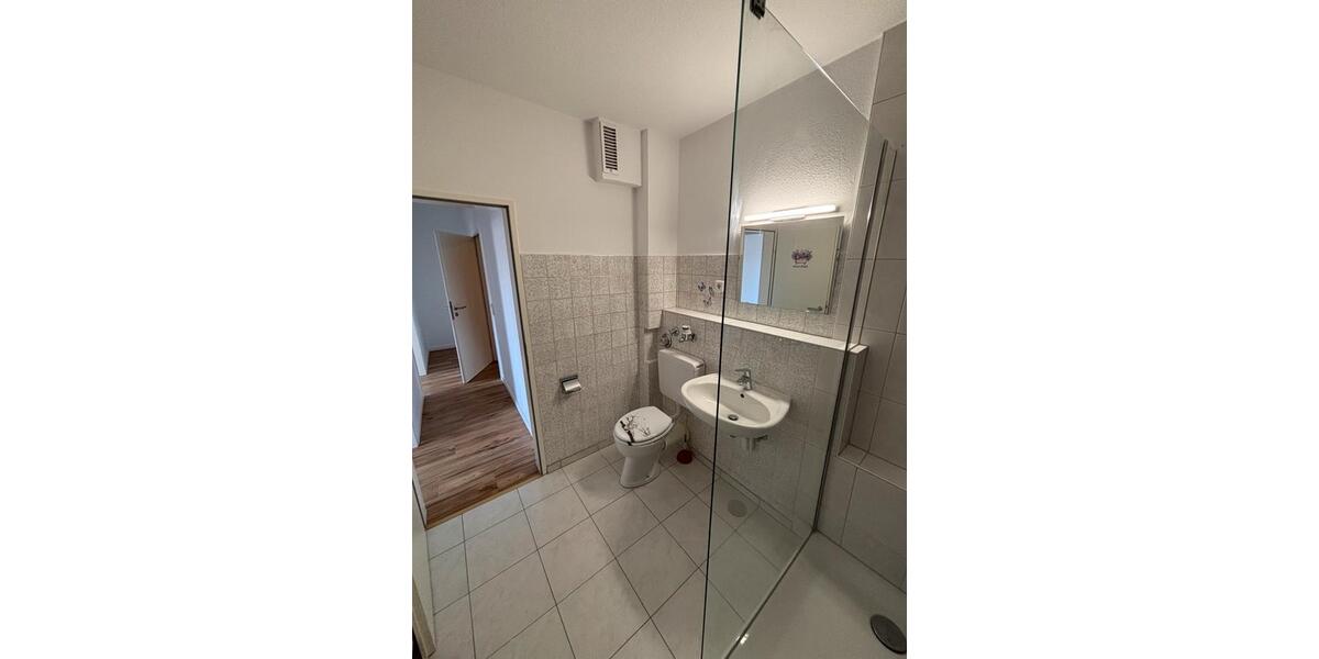 Etagenwohnung Krefeld Fischeln - 3 Zimmer, 83 m&sup2;, 890&euro; | Angebot:25484235