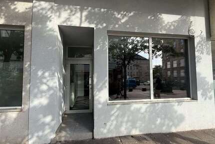 Einzelhandel in Duisburg 895,78 € 74.97 m²