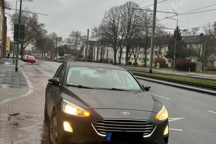 Ford Focus 115.000 km 9.199 &euro; Duisburg 47055
