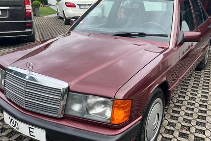 Mercedes-Benz 190 236.000 km 7.490 &euro; Krefeld 47809