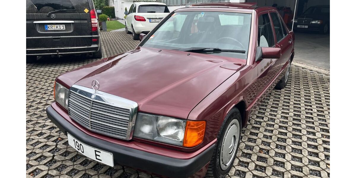 Mercedes-Benz 190 236.000 km 7.490 &euro; Krefeld 47809