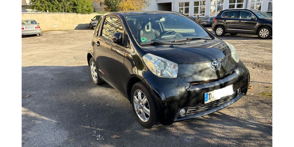 Toyota IQ 158.000 km 5.500 &euro; Düsseldorf 40227