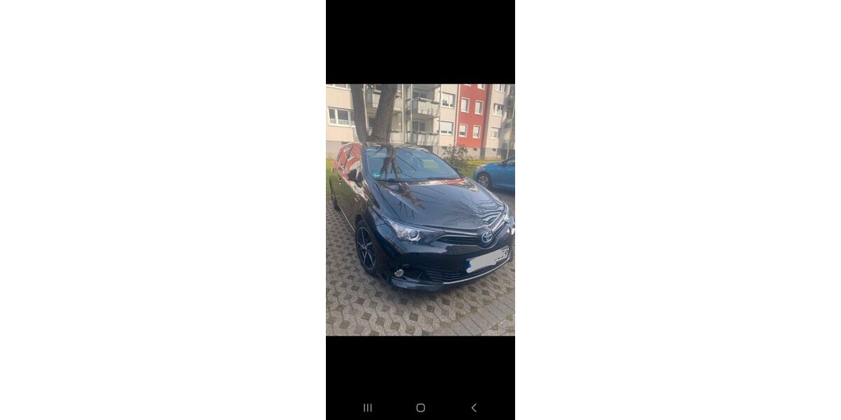 Toyota Auris 71.200 km 15.998 &euro; Duisburg 47229
