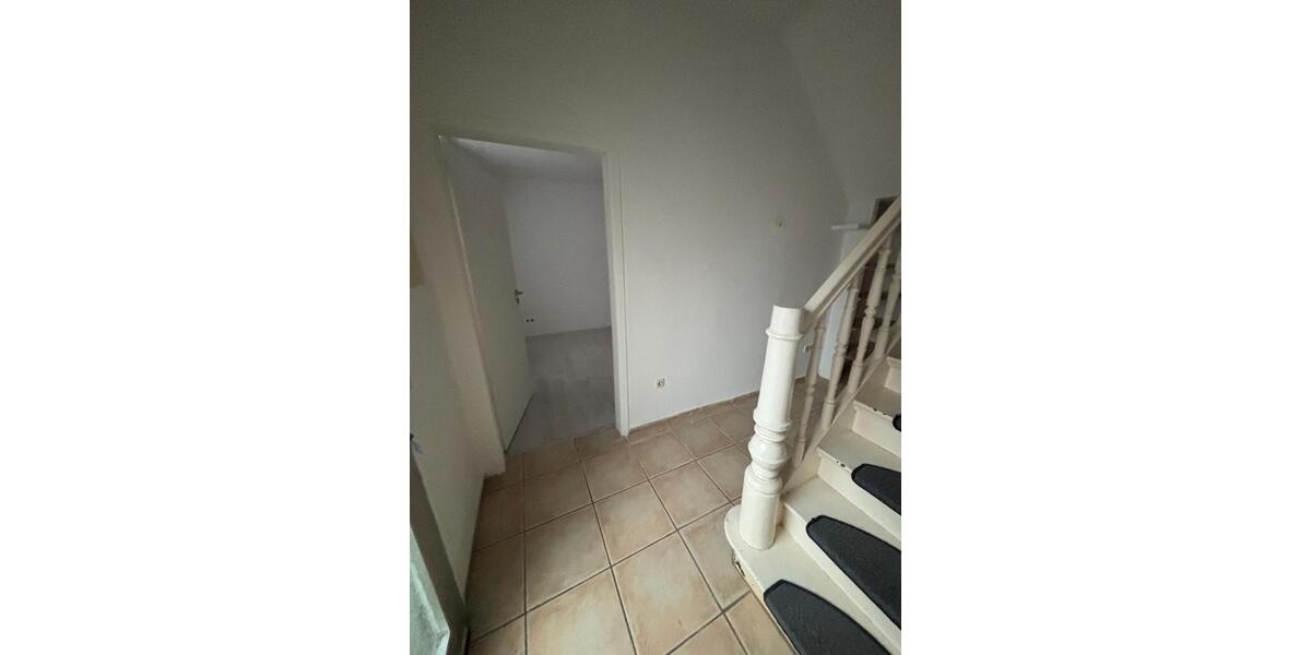 Erdgeschoßwohnung Oberhausen - 3.5 Zimmer, 64 m&sup2;, 445&euro; | Angebot:25438693