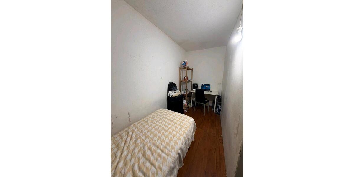 Erdgeschoßwohnung Essen Stadtbezirk III - 11 Zimmer, 60 m&sup2;, 375&euro; | Angebot:25404151