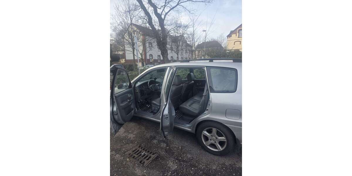 Kia Carens 206.000 km 2.099 &euro; Marxloh (Duisburg) 47169