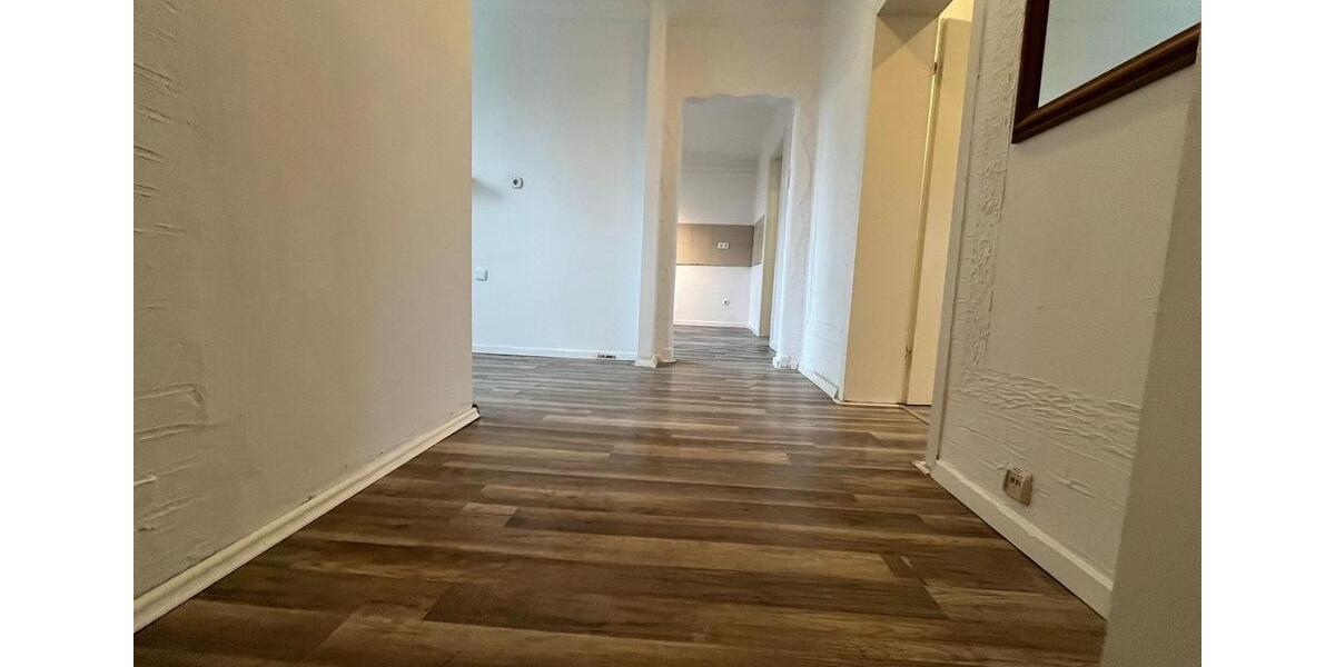 Dachgeschoßwohnung Duisburg Essenberg - 2.5 Zimmer, 67 m&sup2;, 900&euro; | Angebot:24866587
