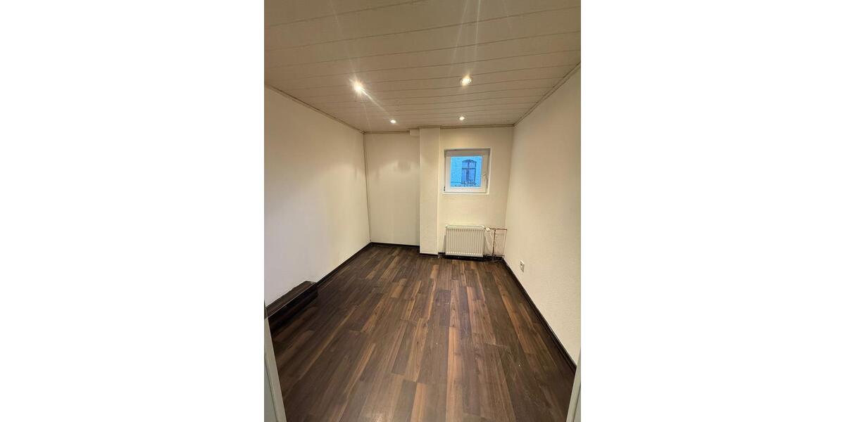 Erdgeschoßwohnung Düsseldorf Oberbilk - 4 Zimmer, 98 m&sup2;, 1.500&euro; | Angebot:25195448