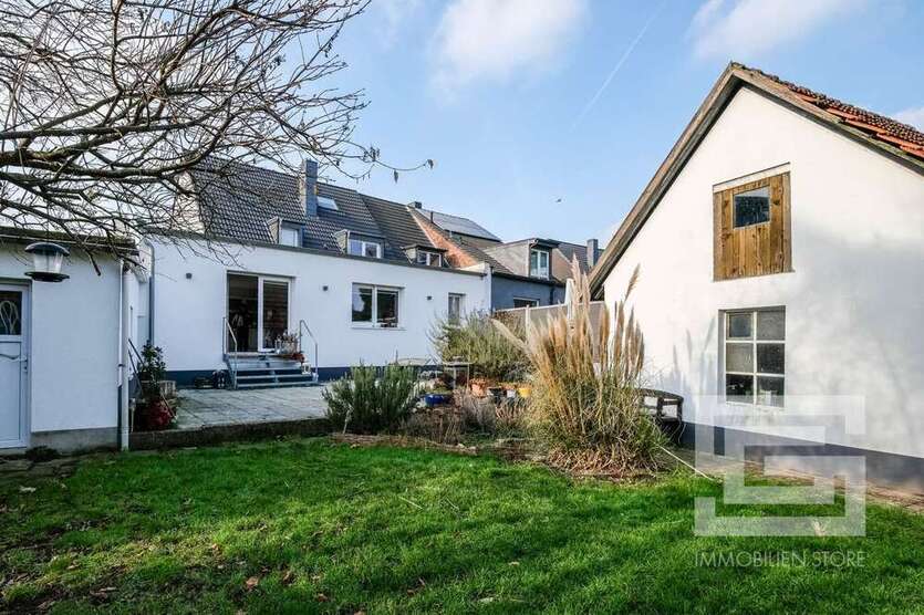 Haus zum Kaufen in Düsseldorf Eller 829.000 € 172 m²