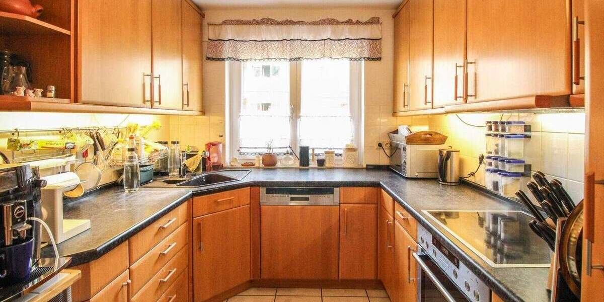 Reihenmittelhaus Neuss Stadionviertel - 6 Zimmer, 141 m&sup2;, 549.000&euro; | Angebot:25611828