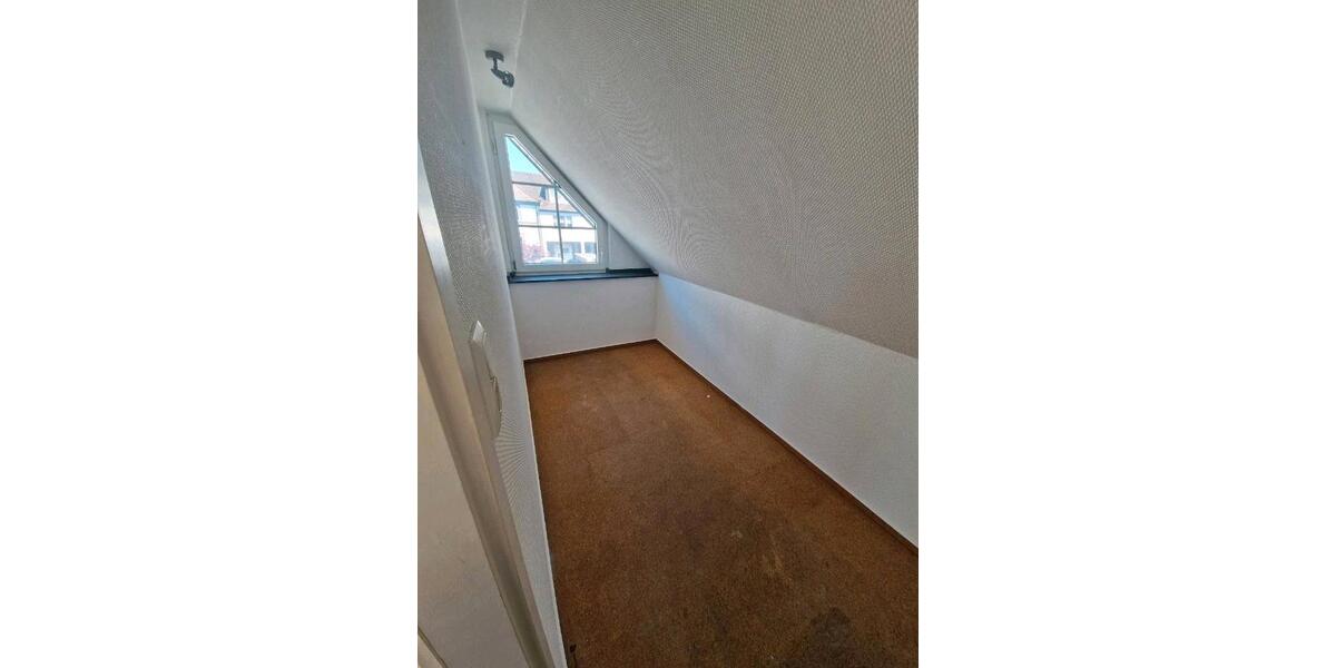 Dachgeschoßwohnung Velbert Langenberg - 1 Zimmer, 70 m&sup2;, 830&euro; | Angebot:26312915