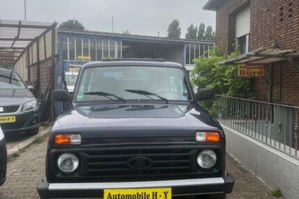 Lada Niva 177.000 km 7.600 € Bottrop 46238