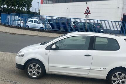 VW Fox 52.000 km 3.899 € Düsseldorf 40599