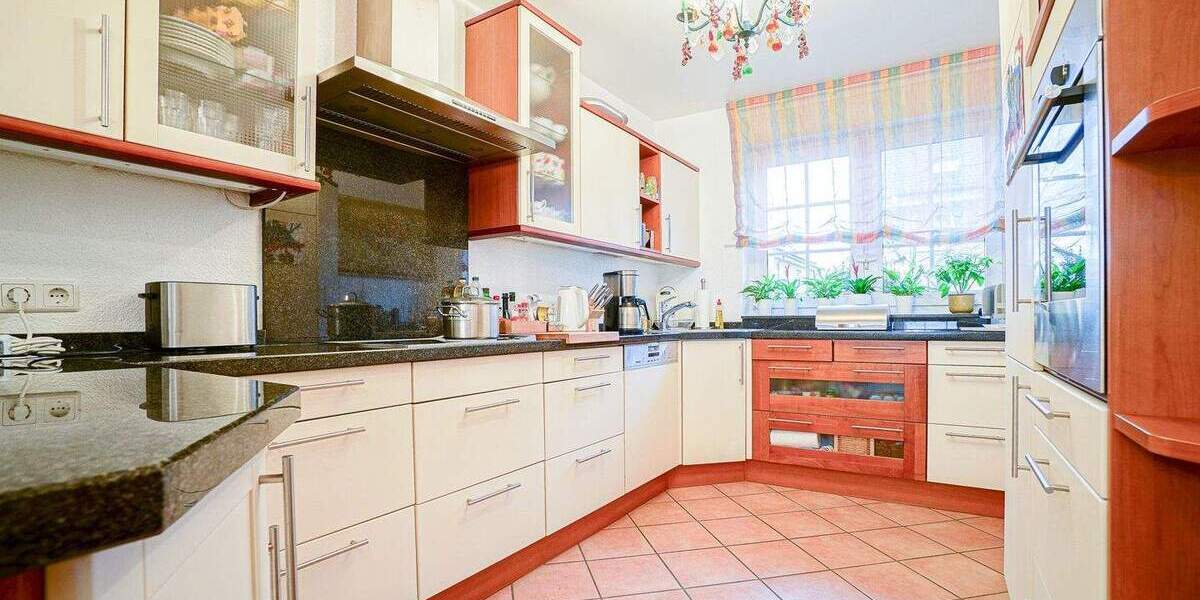 Familienfreundliches Wohnen in Saarn: Stilvolle Doppelhaushälfte mit Garten, Kamin und Garage 4 zimmer