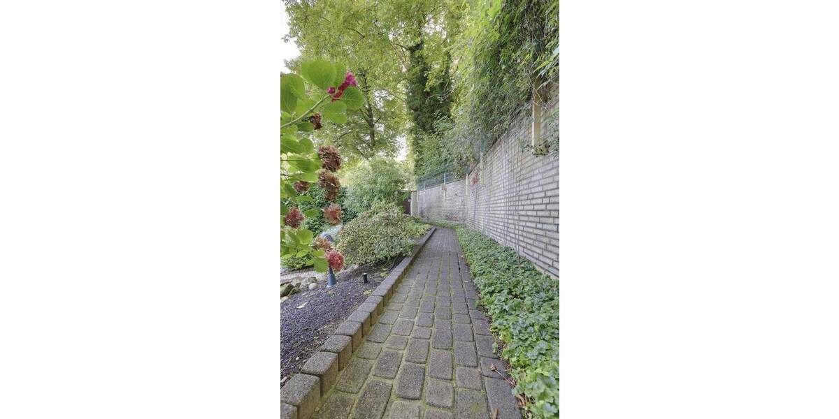 Bungalow Duisburg Alt-Homberg - 7 Zimmer, 190 m&sup2;, 599.000&euro; | Angebot:24788471