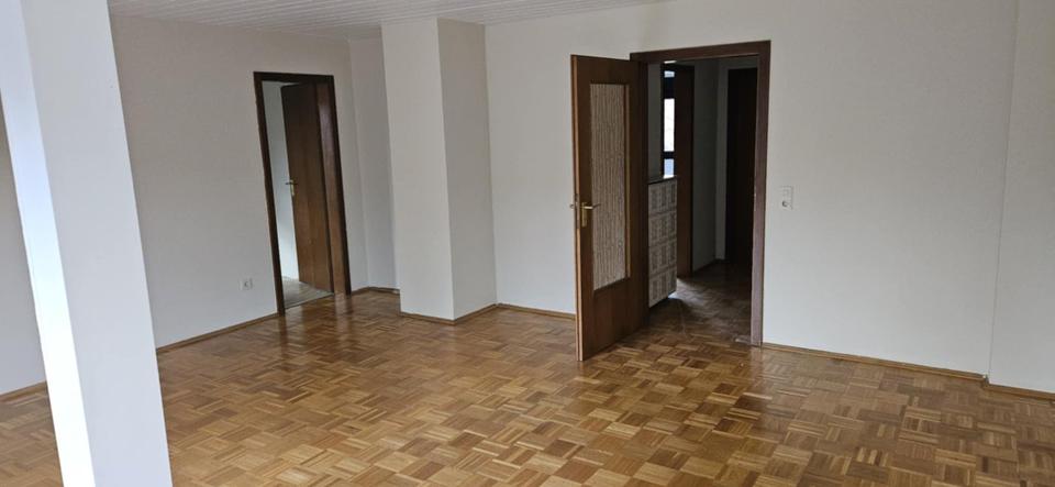 Dachgeschoßwohnung Duisburg Großenbaum - 2.5 Zimmer, 86 m&sup2;, 795&euro; | Angebot:24981041