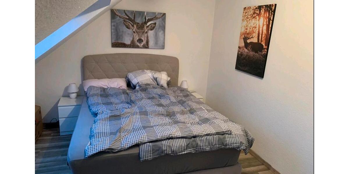 Dachgeschoßwohnung Krefeld Cracau - 3 Zimmer, 70 m&sup2;, 715&euro; | Angebot:26254888