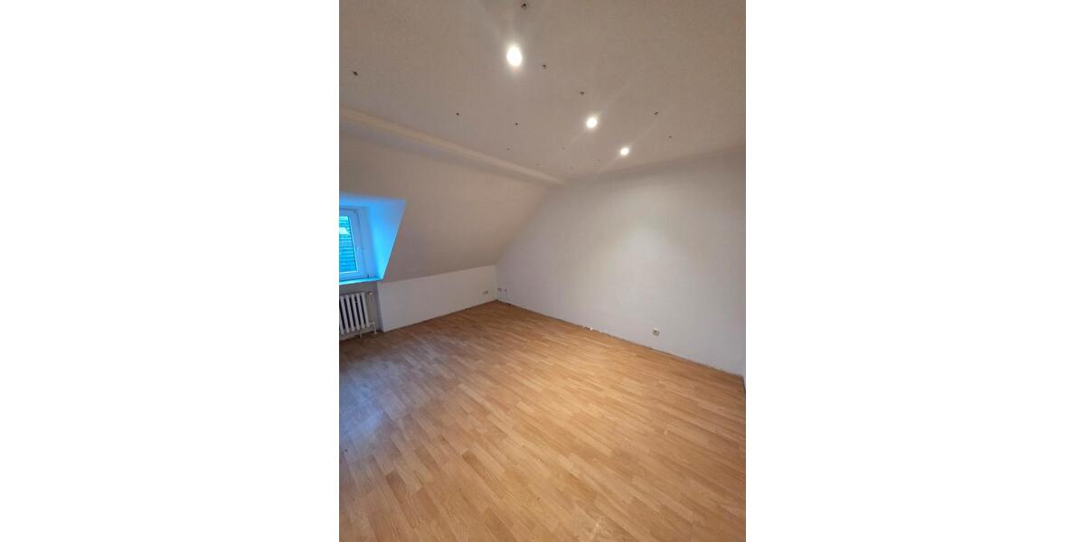 Dachgeschoßwohnung Gelsenkirchen Gelsenkirchen-West - 3.5 Zimmer, 80 m&sup2;, 560&euro; | Angebot:26382971