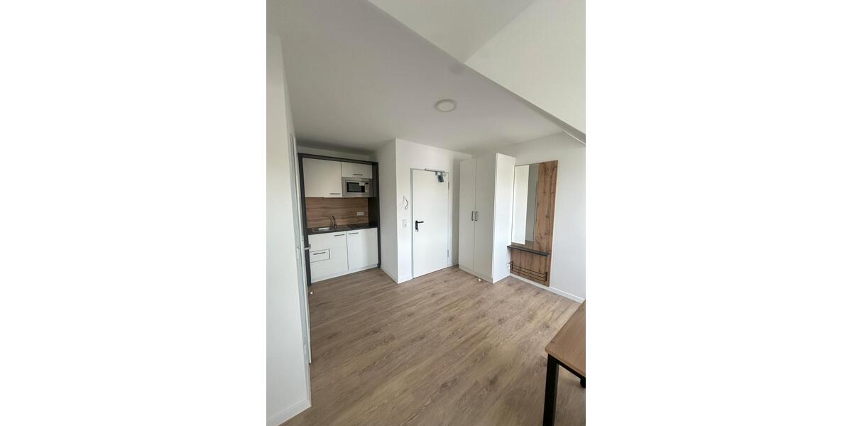 Dachgeschoßwohnung Essen Stadtbezirk VI - 1 Zimmer, 19 m&sup2;, 600&euro; | Angebot:26443466