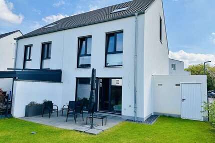 Haus zum Mieten in Neuss 2.750 € 143 m²