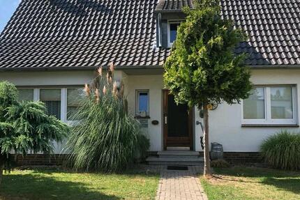 Haus Duisburg Rheinhausen - 8 Zimmer, 146 m&sup2;, 470.000&euro; | Angebot:27416404