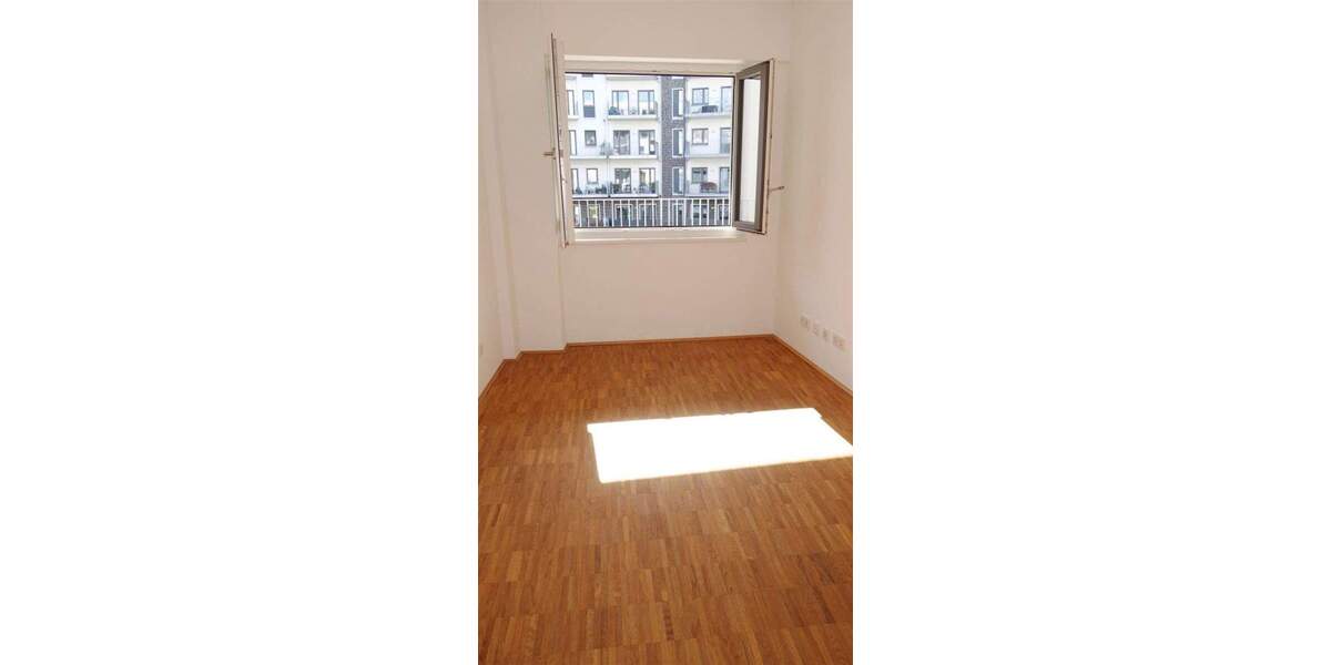 Etagenwohnung Düsseldorf Flingern Nord - 3 Zimmer, 117 m&sup2;, 1.879&euro; | Angebot:25747649