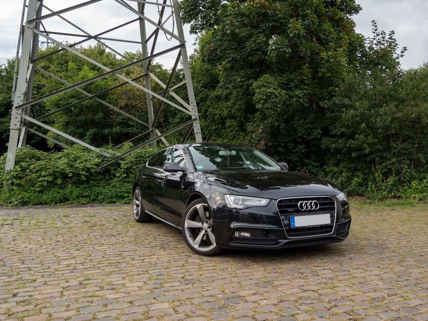 Audi A5 261.000 km 13.200 € Düsseldorf 40229