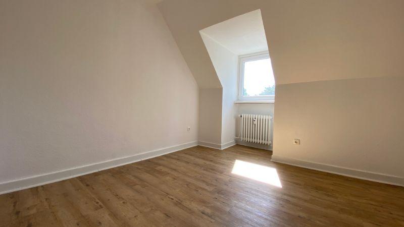 Dachgeschoßwohnung Essen Stadtbezirk IV - 2.5 Zimmer, 52 m&sup2;, 455&euro; | Angebot:25571579