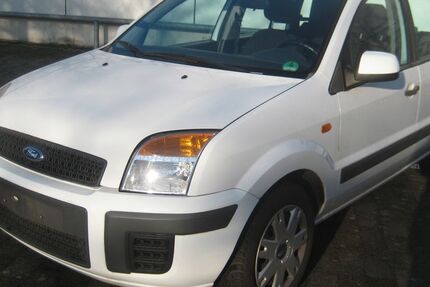 Ford Fusion 140.900 km 1.500 &euro; Krefeld 47800