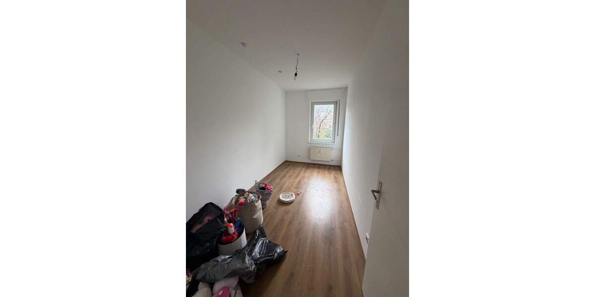 Etagenwohnung Duisburg Mittelmeiderich - 3 Zimmer, 61 m&sup2;, 500&euro; | Angebot:24909560