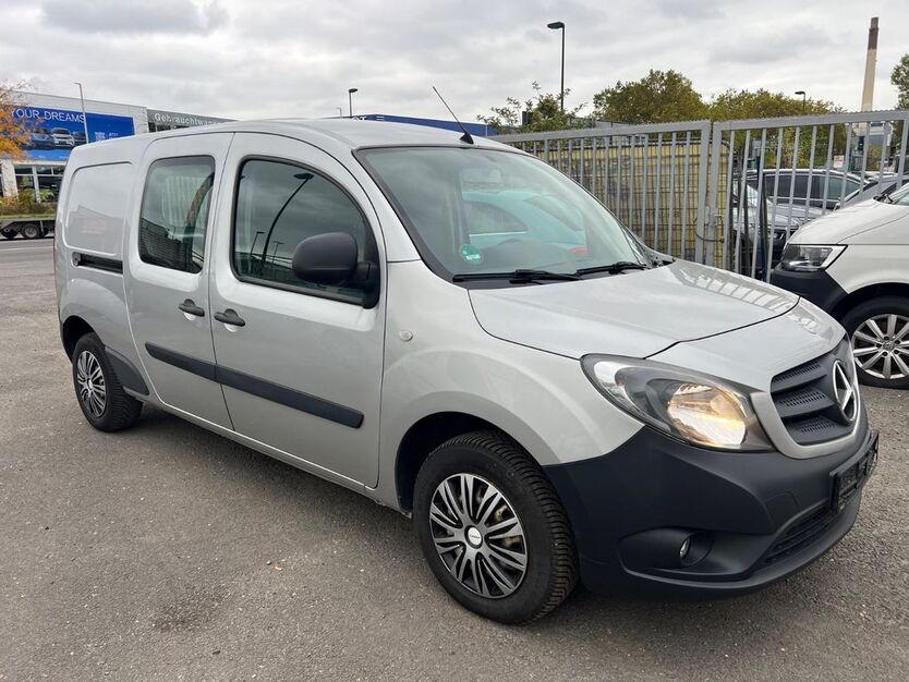 Mercedes-Benz Citan 139.748 km 8.900 € Düsseldorf 40233