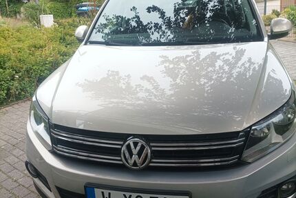 VW Tiguan 49.000 km 13.400 € Wuppertal 42111