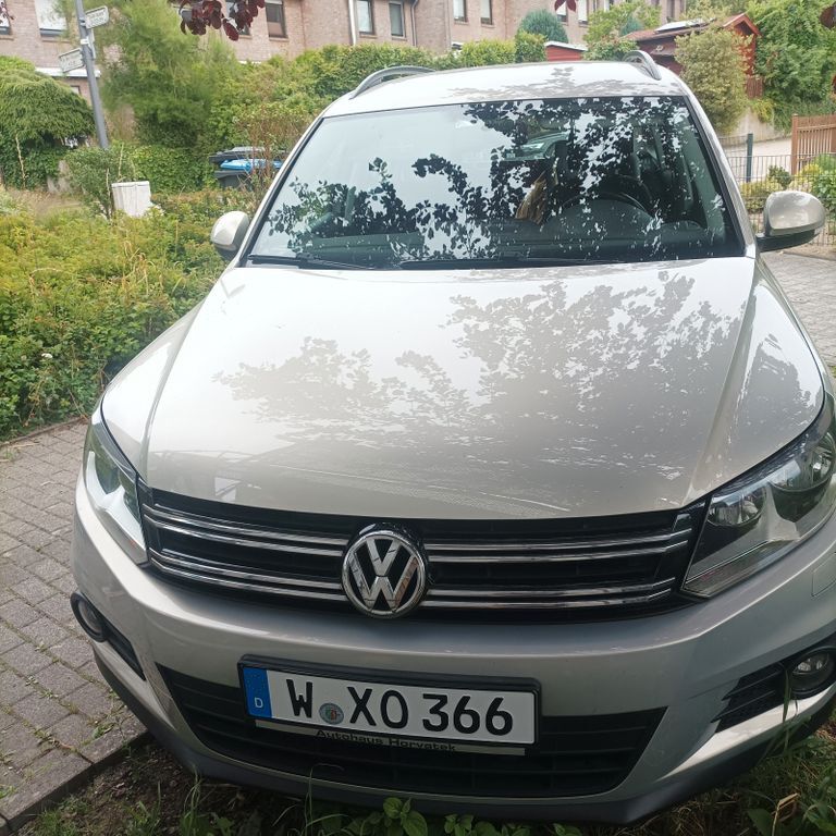 VW Tiguan 49.000 km 13.400 € Wuppertal 42111