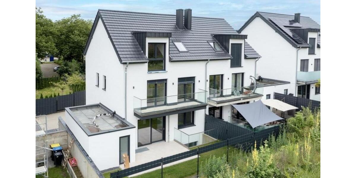 Geräumige 6-Zimmer-Doppelhaushälfte mit gehobener Innenausstattung in Meerbusch Am Blumenfeld 23a 6 zimmer