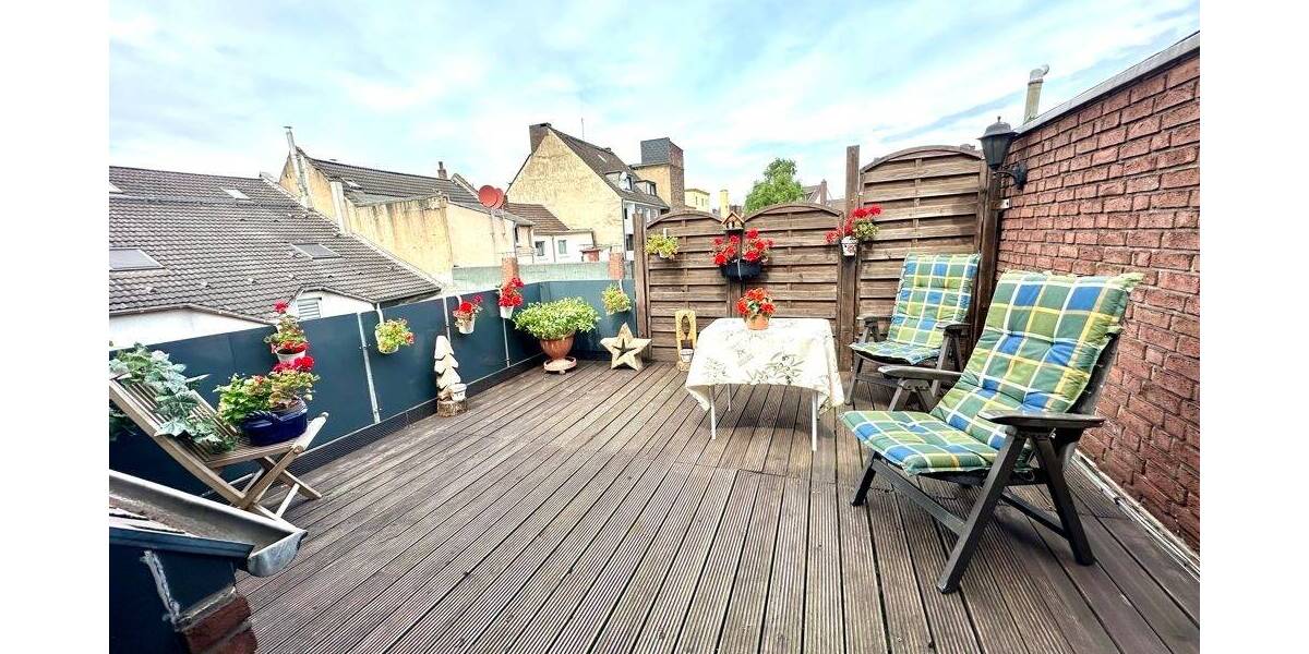 Modernisiertes Zweifamilienhaus mit großer Eigentümerwohnung in Alt-Hamborn! 6 zimmer