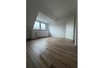 Dachgeschoßwohnung Duisburg Mittelmeiderich - 2.5 Zimmer, 78 m&sup2;, 900&euro; | Angebot:26150948