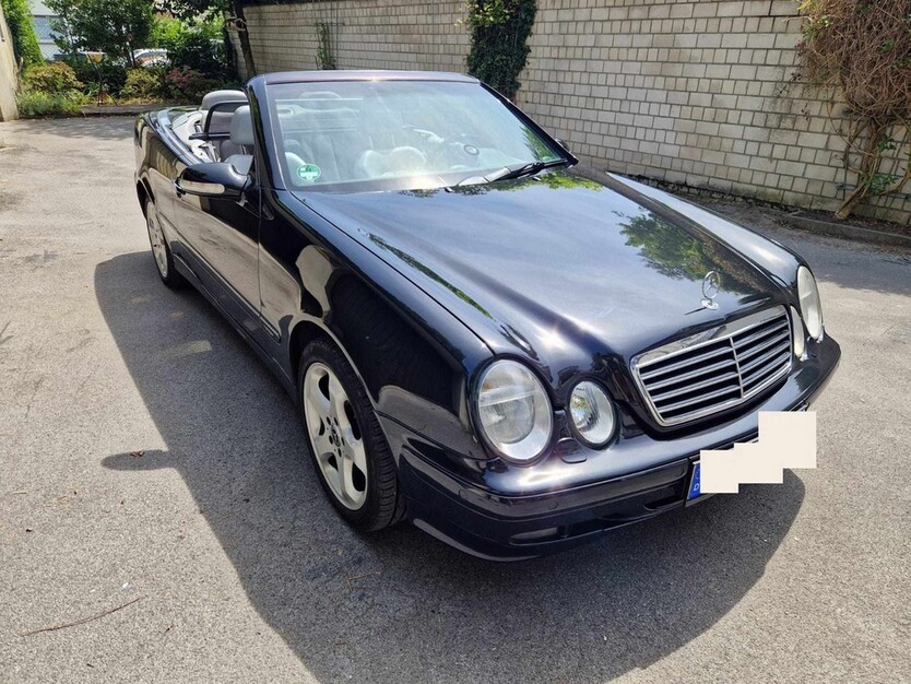 Mercedes-Benz CLK 320 165.500 km 11.990 € Moers 47441