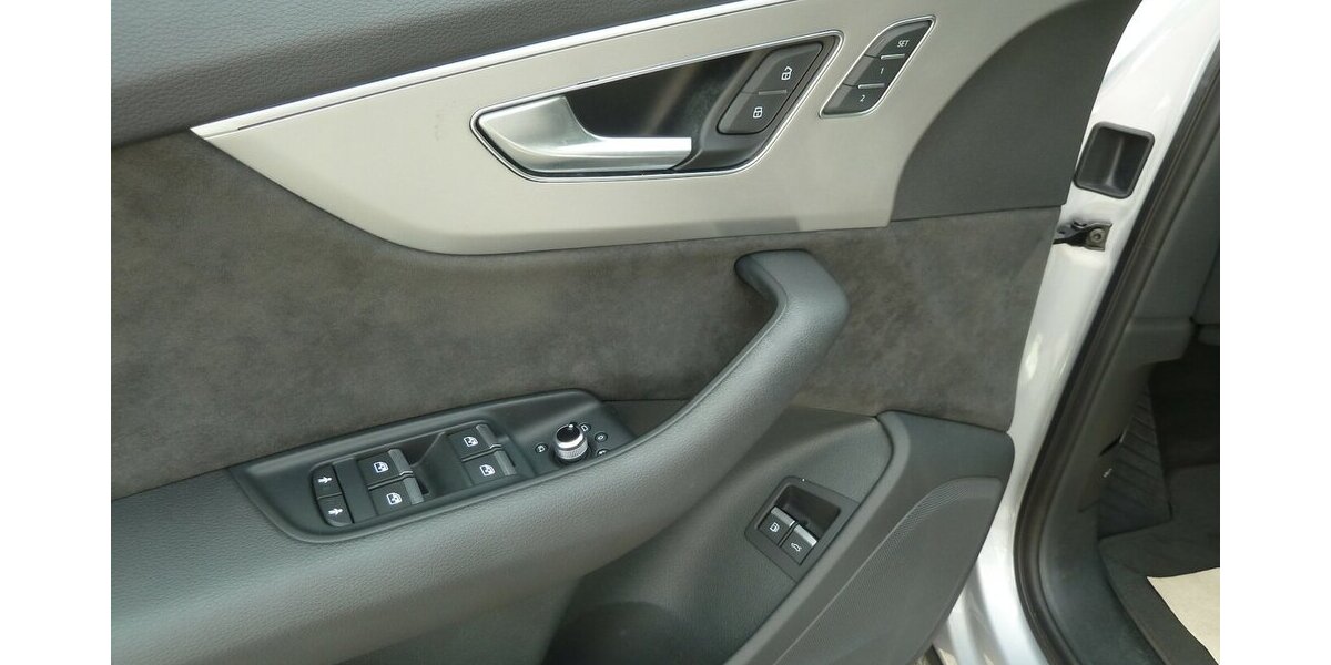 Audi Q7 55e TFSI Quattro Leder Matrix Panorama Air 170.000 km 36.900 € Ratingen 40885