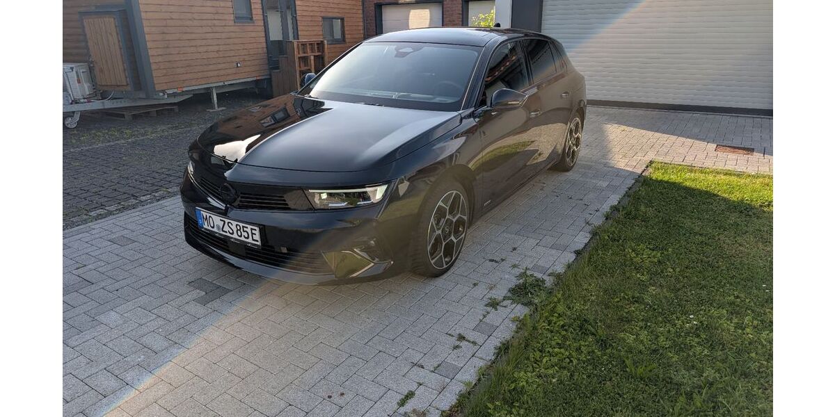 Opel Astra 25.976 km 24.499 &euro; Neukirchen-Vluyn 47506