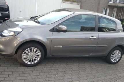 Renault Clio 52.600 km 4.700 € Velbert 42549