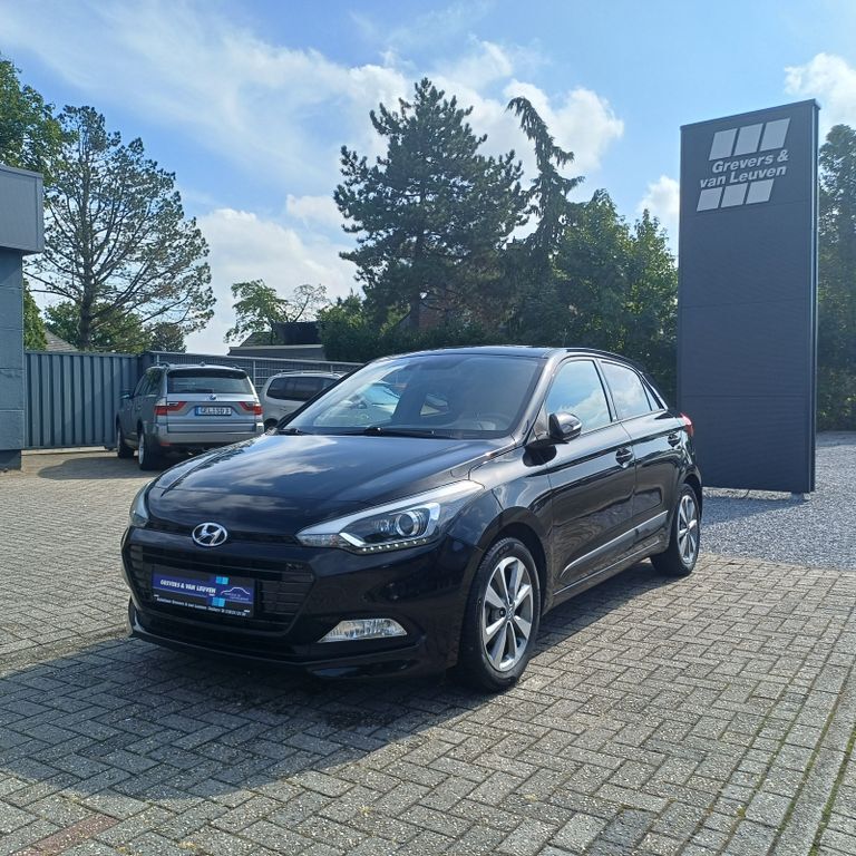 i20