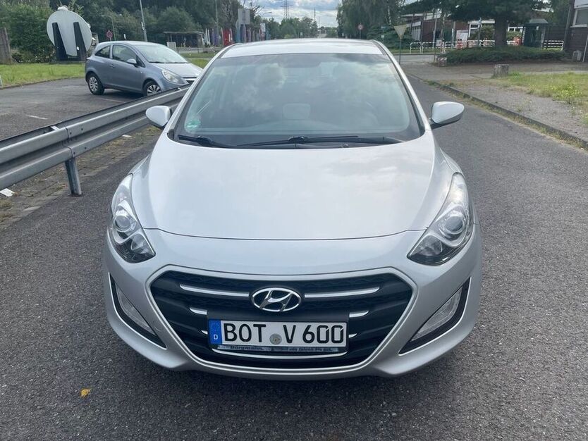 i30